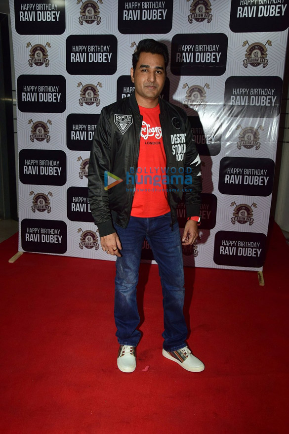 celebs snapped at ravi dubeys birthday 6