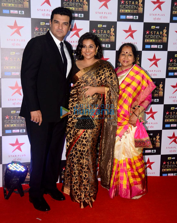 celebs walk the red carpet of star screen awards 2017 20