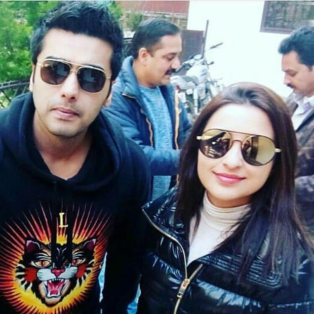 Check out Arjun Kapoor sports a clean-shaven look with Parineeti Chopra for Sandeep Aur Pinky Faraar