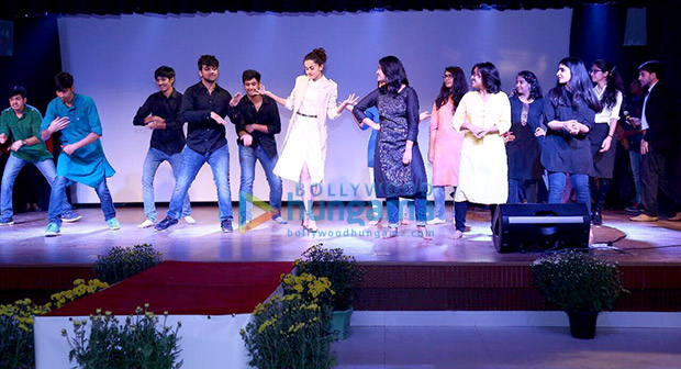 Check out Taapsee Pannu visits her alma mater in Delhi-1