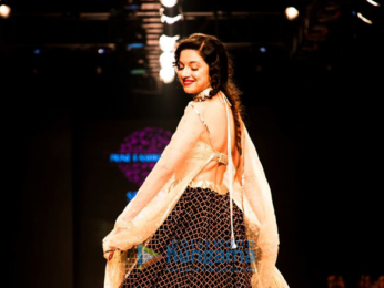 Divya Khosla Kumar walks the ramp for Rina Dhaka at the Pune Fashion Week 2017