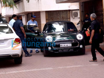 Hrithik Roshan snapped with family for lunch