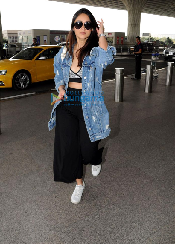ileana dcruz shruti haasan and others snapped at the airport 1