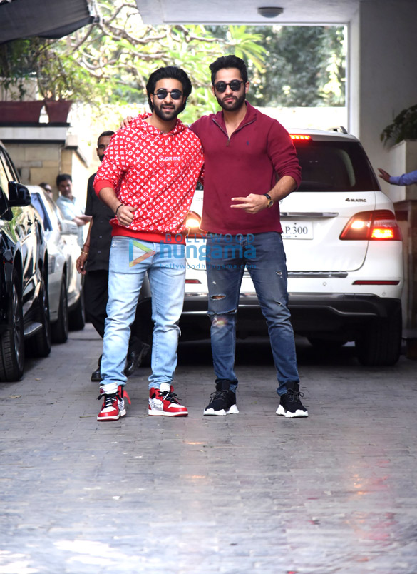 kapoor family spotted for christmas lunch at kunal kapoors residence 13