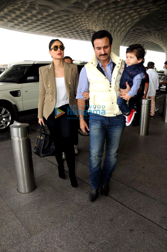kareena kapoor khan saif ali khan and taimur spotted going to delhi 5