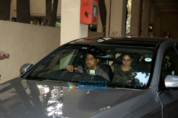 kareena kapoor khan and karisma kapoor snapped 2