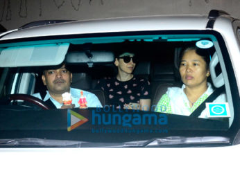 Karisma Kapoor snapped at Kareena Kapoor's place