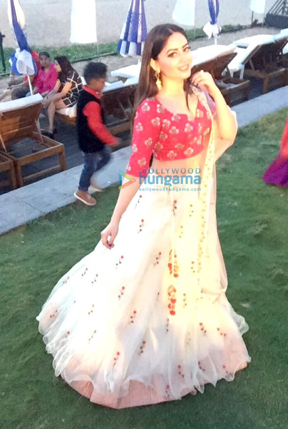 mahi vij snapped attending bharti singhs wedding 2