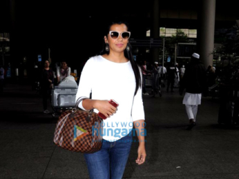 Malaika Arora, Urvashi Rautela and others snapped at the airport