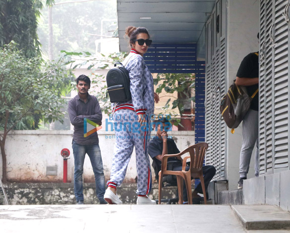 malaika arora spotted at bandra 6