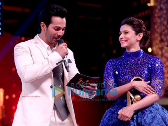 Priyanka Chopra, Katrina Kaif, Varun Dhawan, Ranveer Singh and others perform at Zee Cine Awards 2017