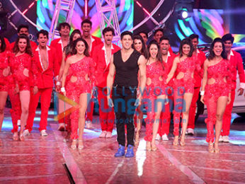 Priyanka Chopra, Katrina Kaif, Varun Dhawan, Ranveer Singh and others perform at Zee Cine Awards 2017