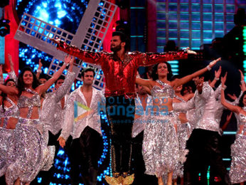 Priyanka Chopra, Katrina Kaif, Varun Dhawan, Ranveer Singh and others perform at Zee Cine Awards 2017