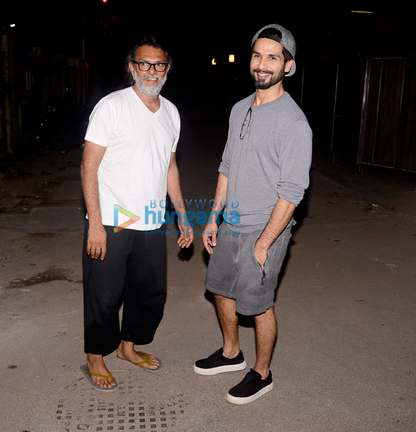 Rakeysh Omprakash Mehra and Shahid Kapoor snapped in Bandra Rakeysh Omprakash Mehra and Shahid Kapoor snapped in Bandra