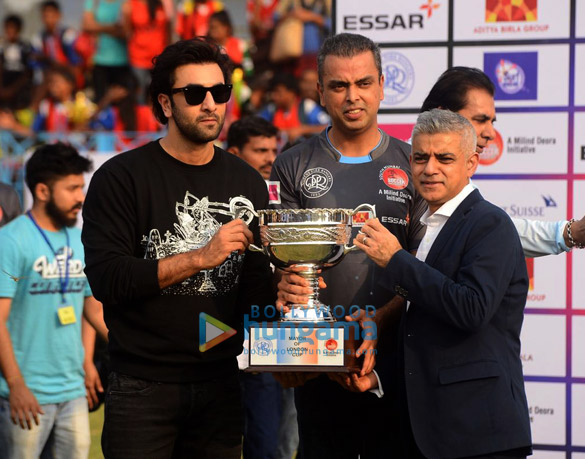 Ranbir Kapoor gets felicitated by the Mayor of London