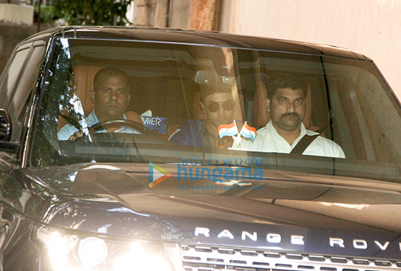 Ranbir Kapoor spotted at Khar