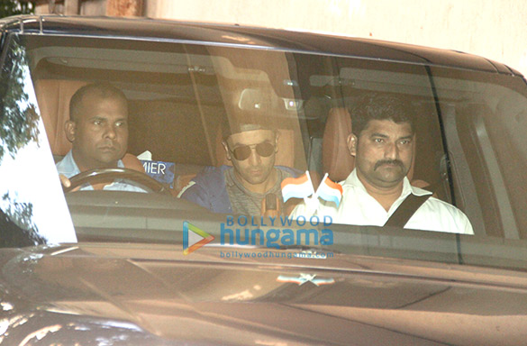 ranbir kapoor spotted at khar 3
