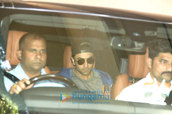 ranbir kapoor spotted at khar 6