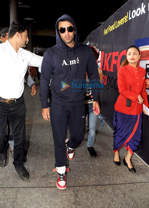🔥 Ranbir's Awesomeness 🔥 on X: Ranbir Kapoor is spotted wearing Jordan 1  Retro x DIOR . Currently sells for $14,000    / X