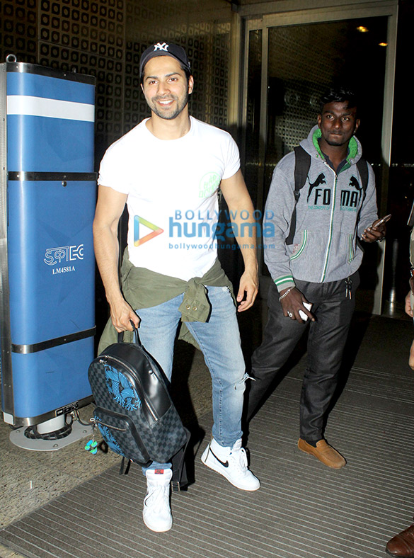 ranbir varun and others snapped at the airport at night 2