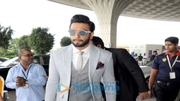 Ranveer Singh, Shraddha Kapoor, Karisma Kapoor and others snapped at the airport