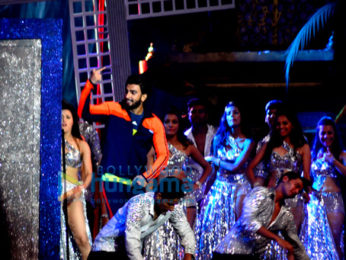 Ranveer Singh snapped rehearsing for Zee Cine Awards 2017