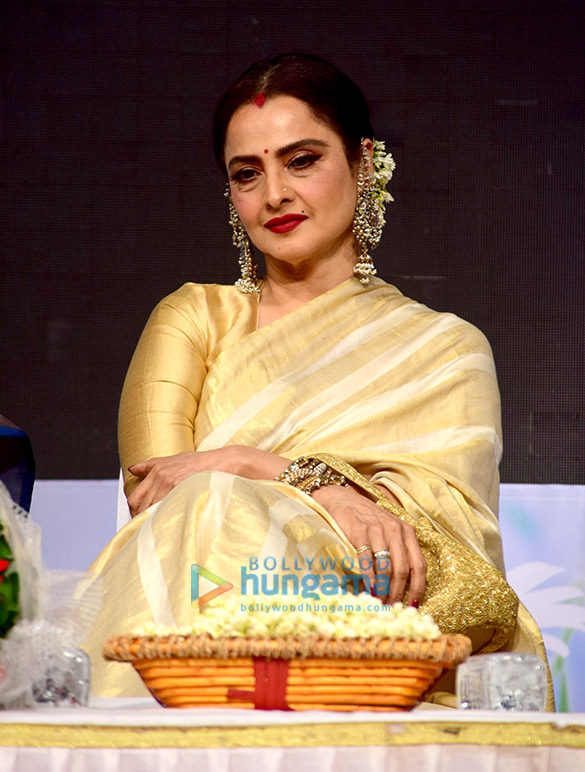 rekha spotted at smita patil memorial award 7