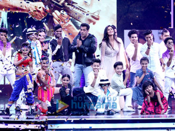 Salman Khan and Katrina Kaif on the sets of 'Super Dancer Chapter 2'