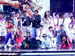 Salman Khan and Katrina Kaif wow the audience on the sets of Super Dancer