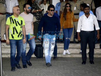 Salman Khan snapped returning from the Dabbang Tour