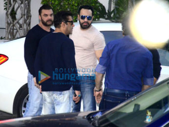 Salman Khan snapped returning from the Dabbang Tour