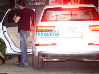 Sanjay Dutt snapped at Ashutosh Gowarikar's office in Khar