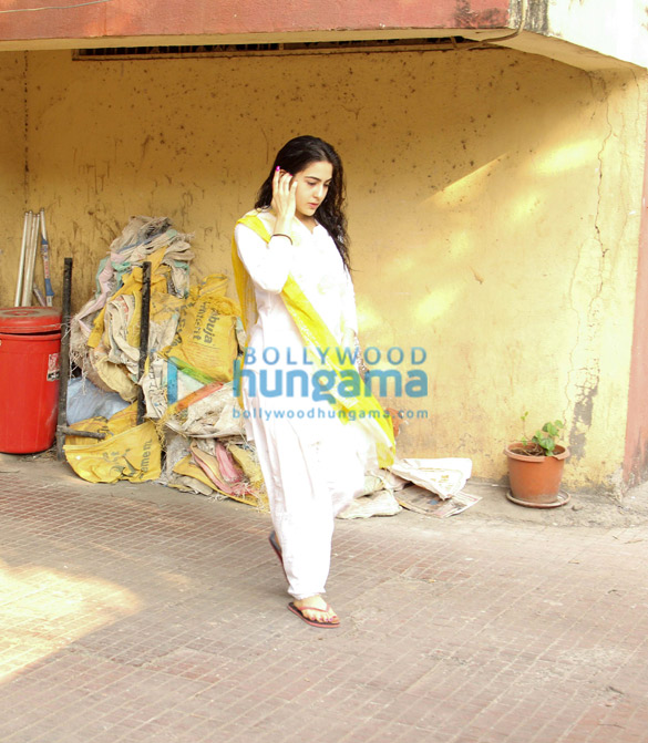 sara ali khan spotted at bandra 5