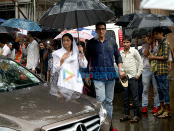 Shah Rukh Khan, Amitabh Bachchan, Abhishek Bachchan, Ranbir Kapoor and others attend the funeral of the late Shashi Kapoor