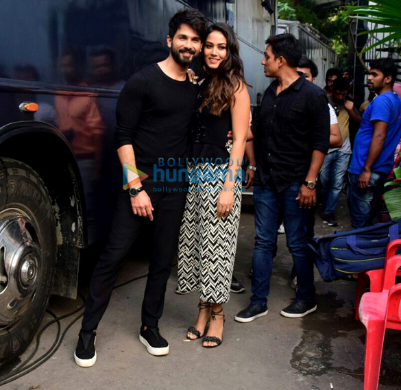 shahid kapoor neha dhupia and mira rajput on the sets of vogue bffs 4