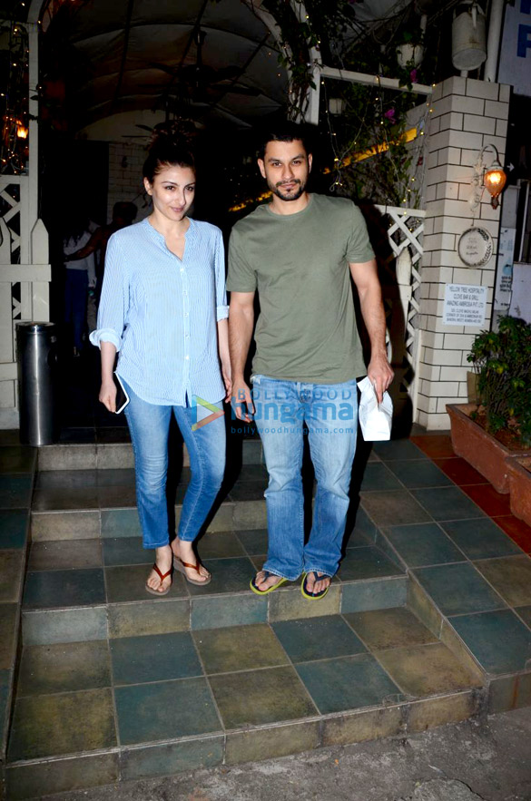 soha ali khan and kunal snapped post a dinner date 6
