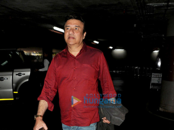 Sonakshi Sinha, Hrithik Roshan and others snapped at the airport