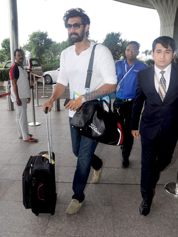 sonam kapoor and rana daggubati snapped at the airport 6
