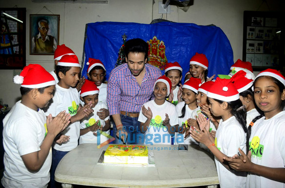 tusshar kapoor celebrates his birthday with childrens from smile foundation 2