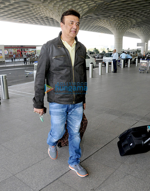 varun dhawan anu malik and others snapped at the airport 2