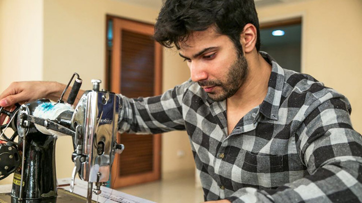 Varun Dhawan Practicing On A Sewing Machine For His Role In Sui Dhaaga Varun Dhawan Practicing On A Sewing Machine For His Role In Sui Dhaaga