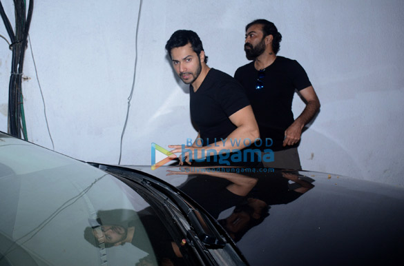 varun dhawan snapped with amaal mallik 6