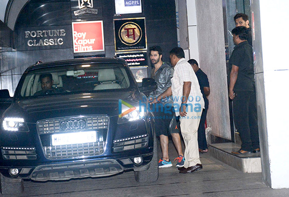 Varun Dhawan spotted at the gym in Bandra Varun Dhawan spotted at the gym in Bandra