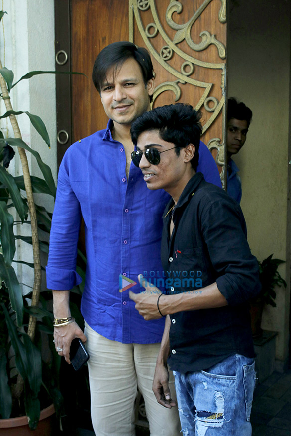 vivek oberoi snapped in juhu 2