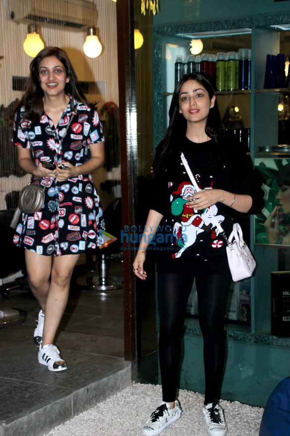 yami gautam snapped with sister at bblunt 1