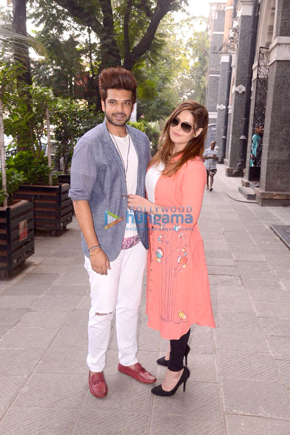 zareen khan and karan kundra snapped at the promotions of 1921 2