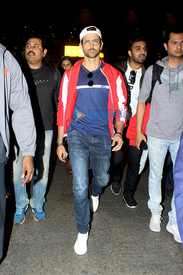 aamir khan hrithik roshan and others snapped at the airport 2
