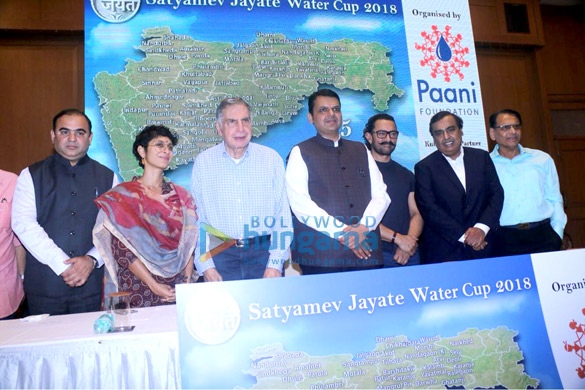 Aamir Khan attends Paani Foundation event Aamir Khan attends Paani Foundation event