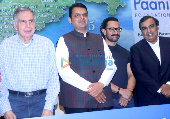 aamir khan attends patani foundation event 2