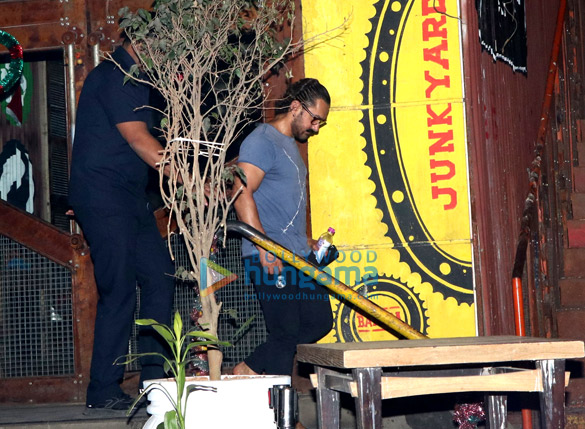 aamir khan spotted at sukho thai in bandra 2